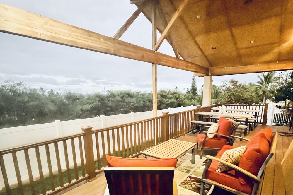 Photo of Patio Balcony in Ka'a'awa