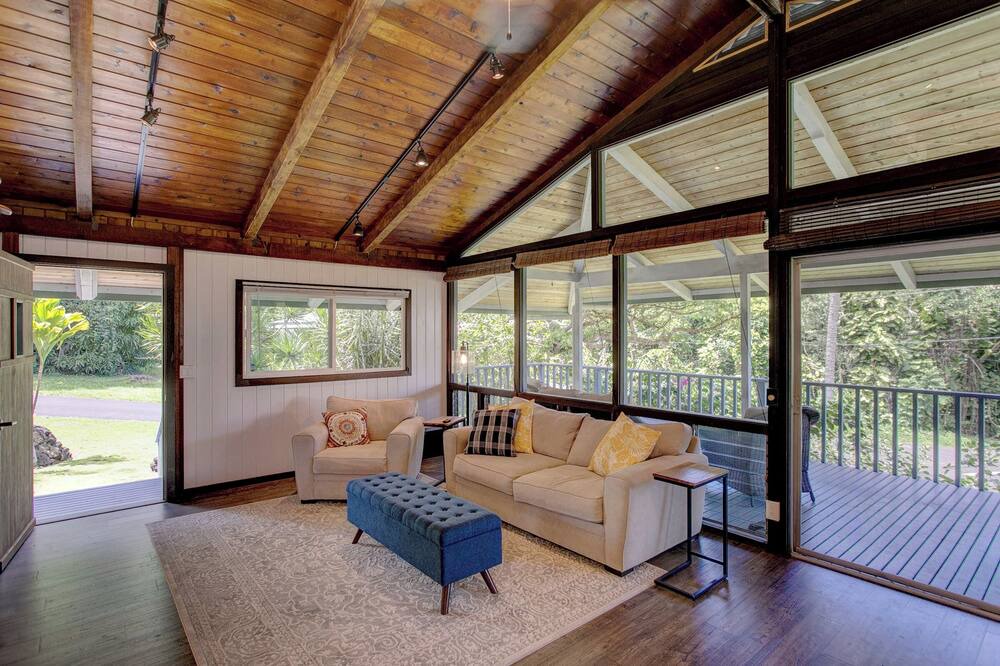 Photo of Livingroom in Kehena Beach Estates