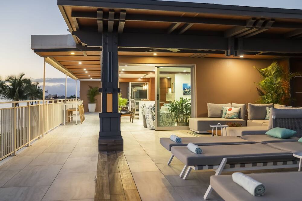 Photo of Outdoor in Historic Lahaina Front Street