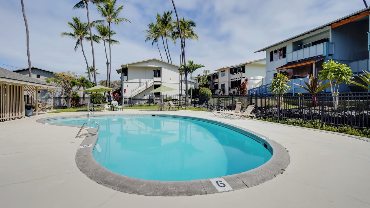 Photo of Others in Historic Kailua Village