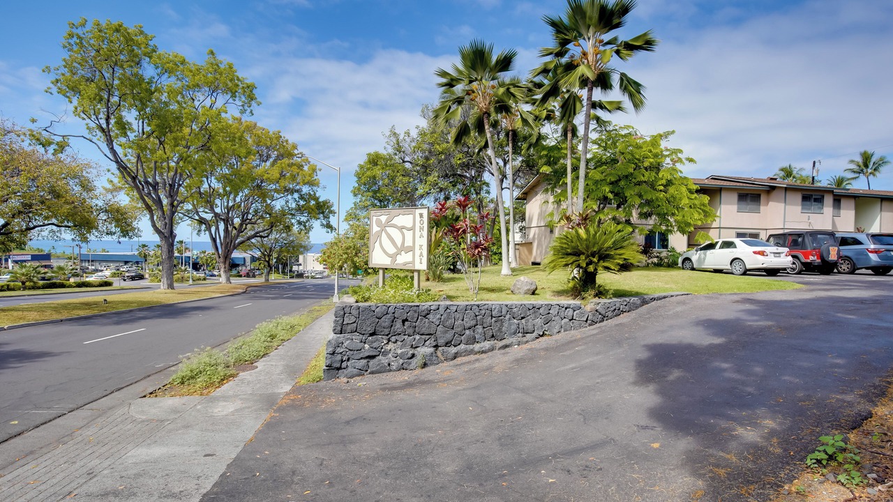 Photo of Others in Historic Kailua Village