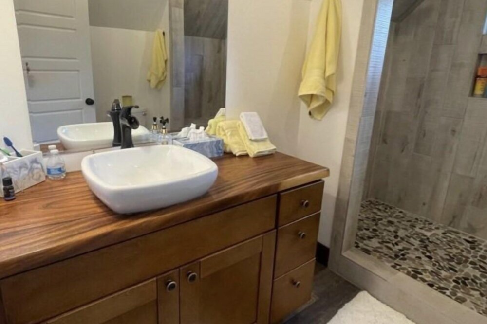 Photo of Bathroom in Royal Hawaiian Estates