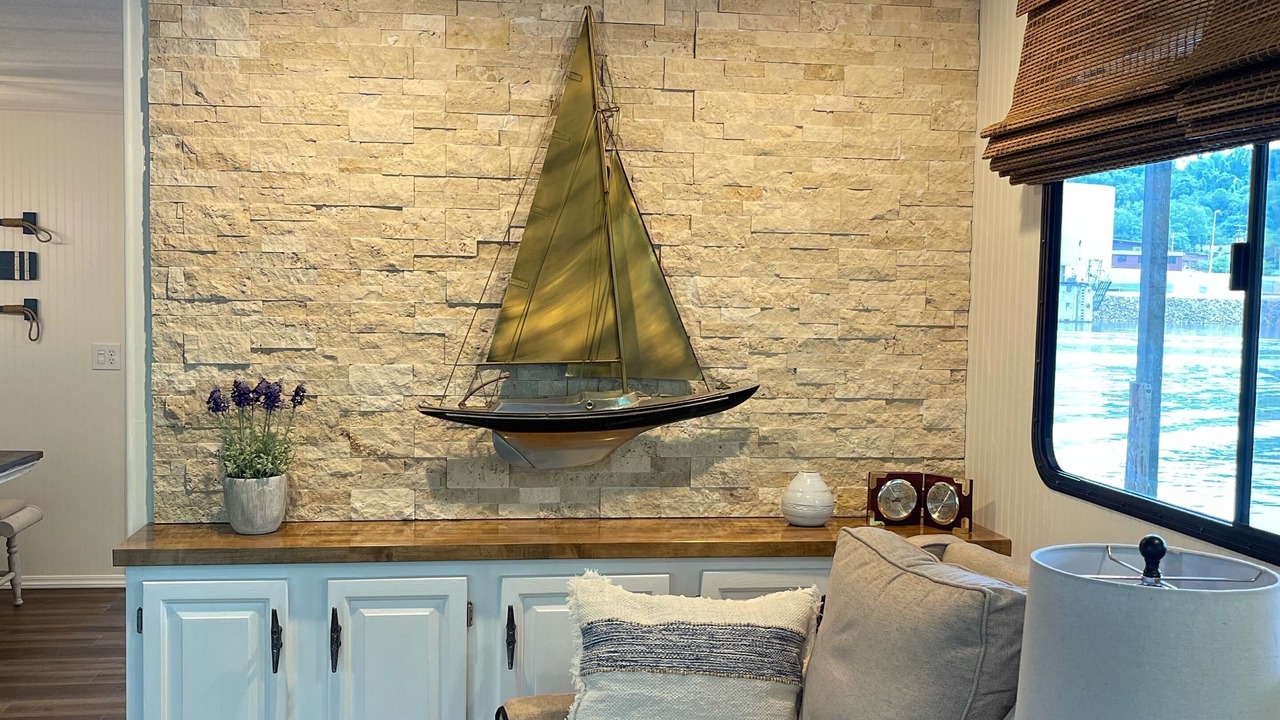 Photo of Livingroom in Knoxville