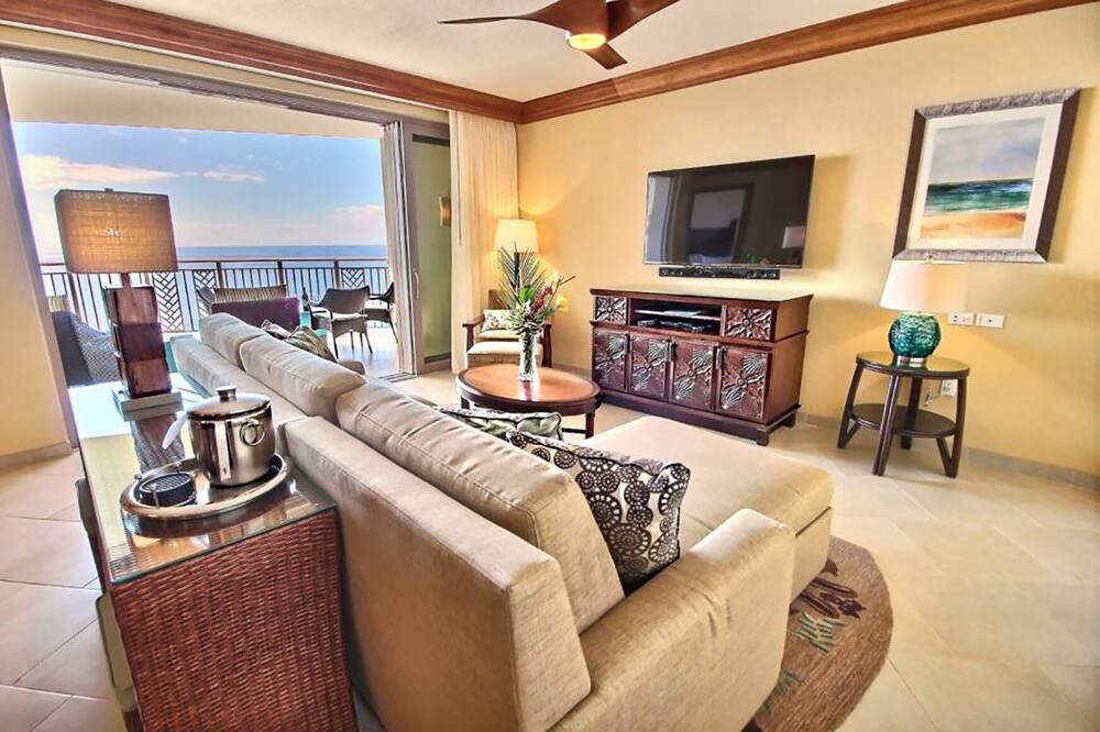 Photo of Livingroom in Lahaina