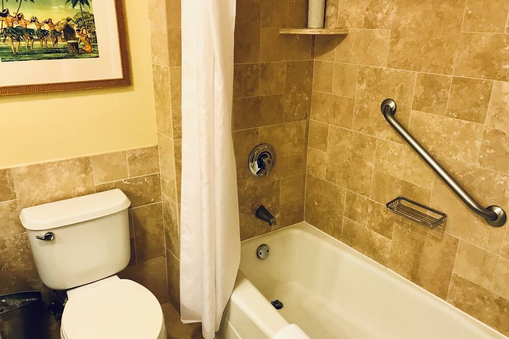 Photo of Bathroom in Hanamaulu