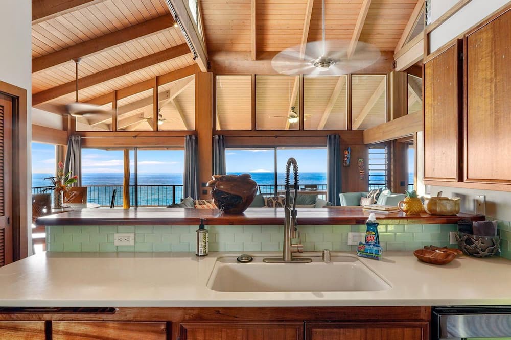 Photo of Kitchen in Kahaluu Bay