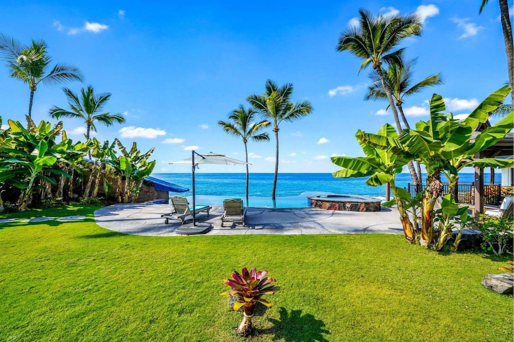 Photo of Outdoor in Kahaluu Bay