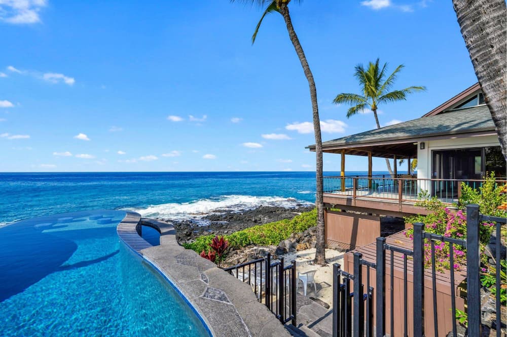 Photo of Outdoor in Kahaluu Bay