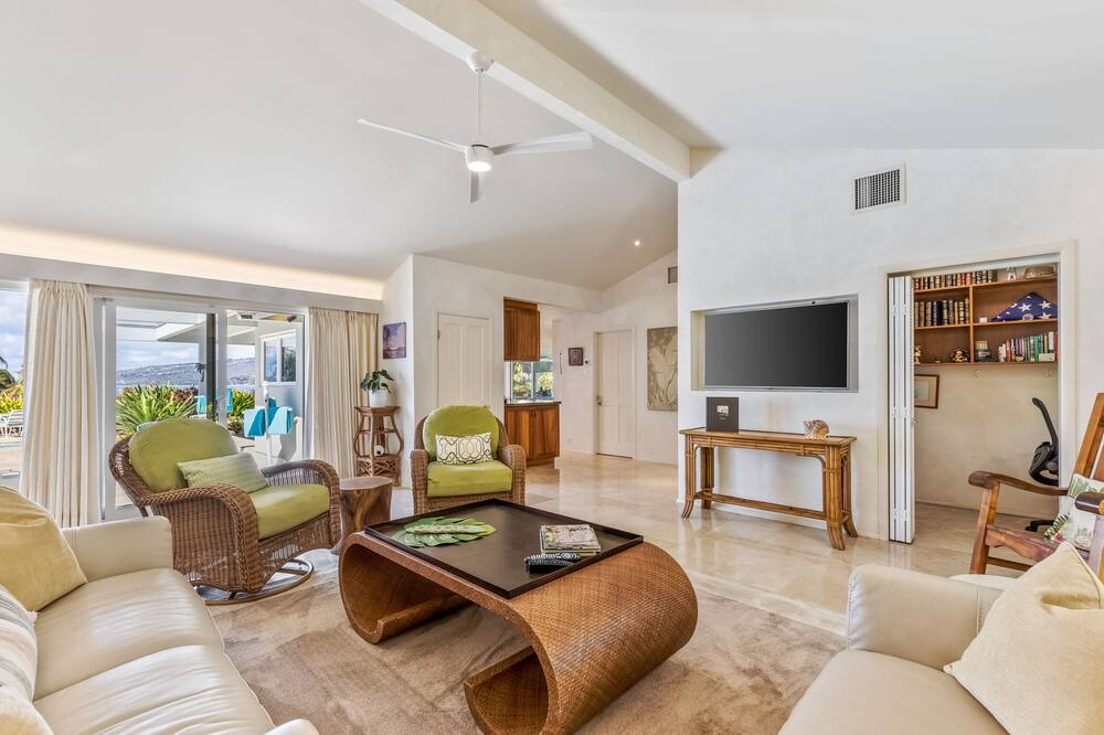 Photo of Bedroom in Hawaii Kai
