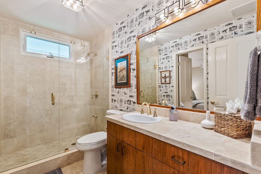 Photo of Bathroom in Hawaii Kai