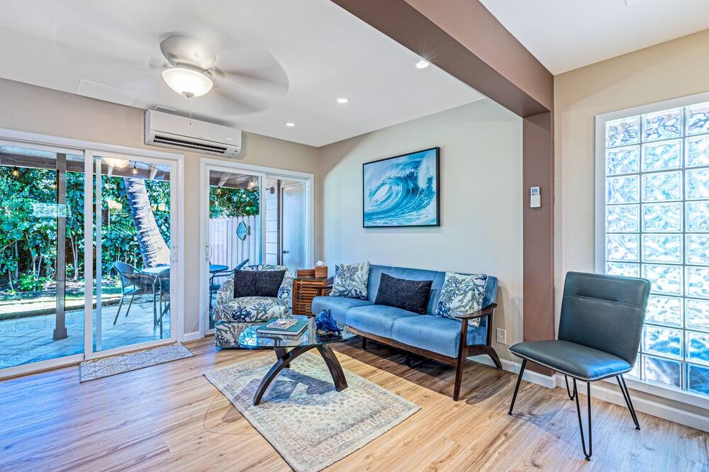 Photo of Livingroom in Downtown Lahaina