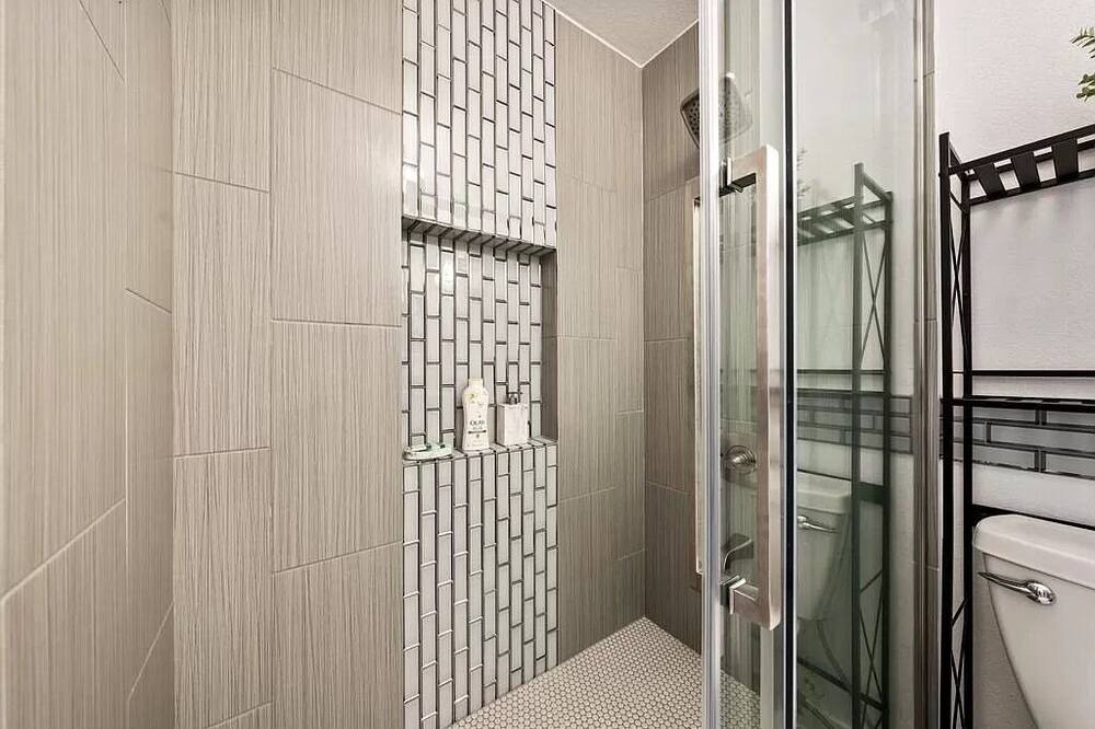 Photo of Bathroom in Kalaoa