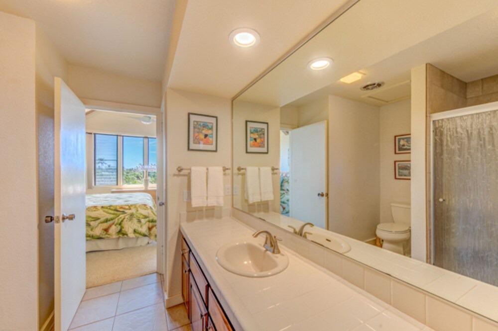 Photo of Bathroom in Poipu