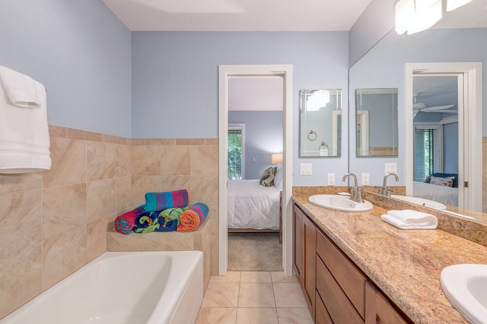 Photo of Bathroom in Poipu
