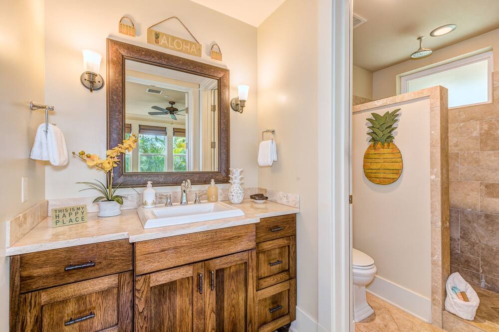 Photo of Bathroom in Poipu