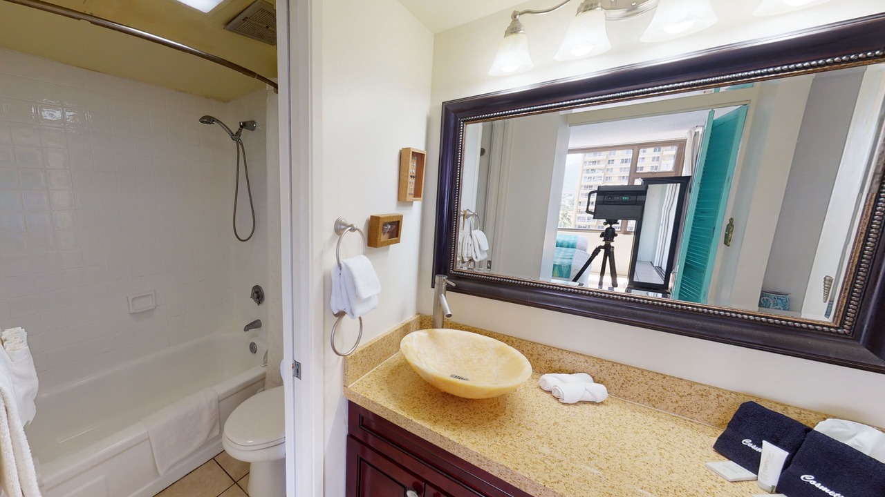 Photo of Bathroom in Waikiki