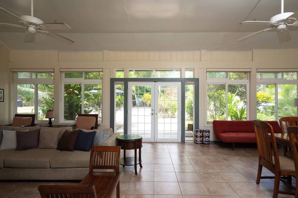 Photo of Livingroom in Laie
