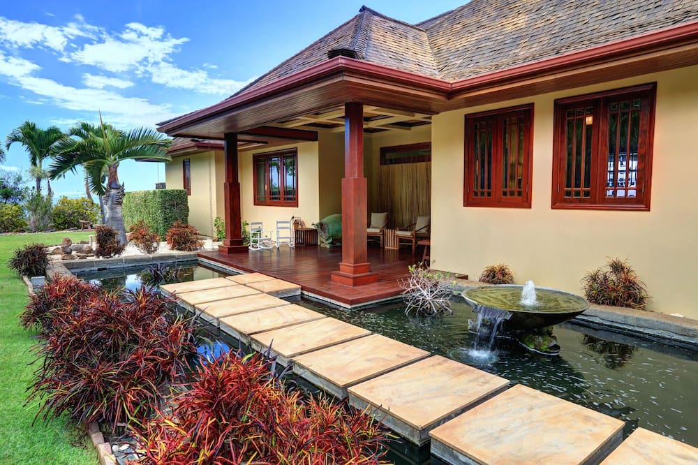 Photo of Outdoor in Historic Lahaina Front Street