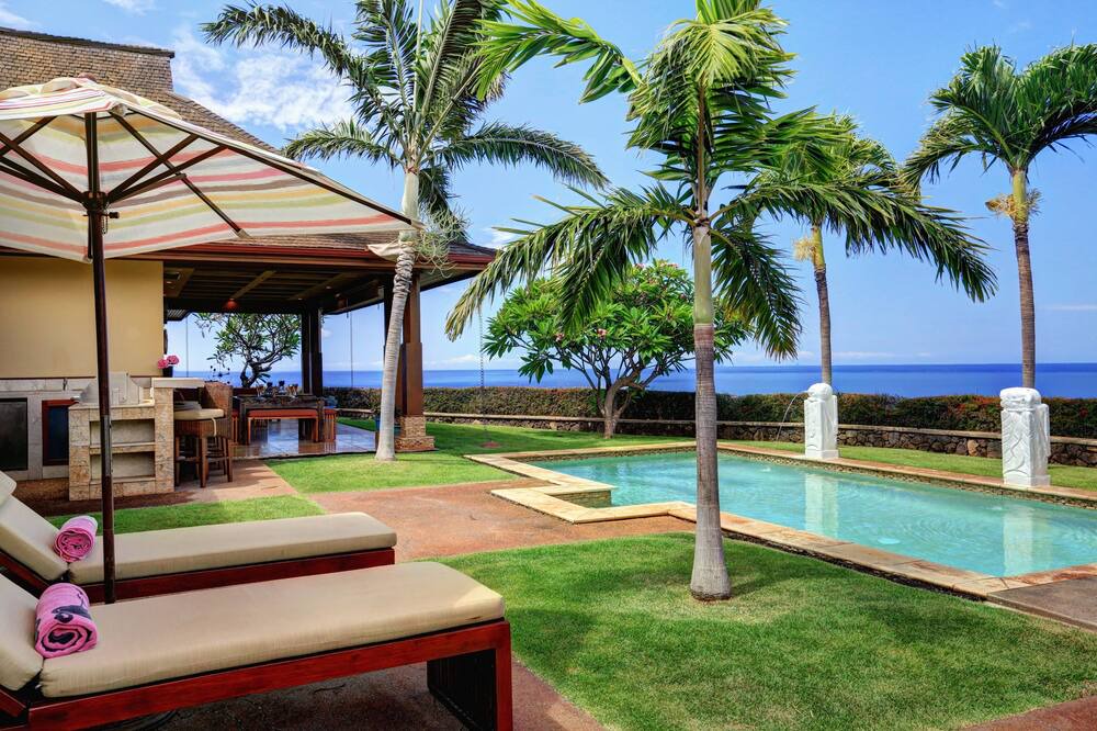 Photo of Outdoor in Historic Lahaina Front Street