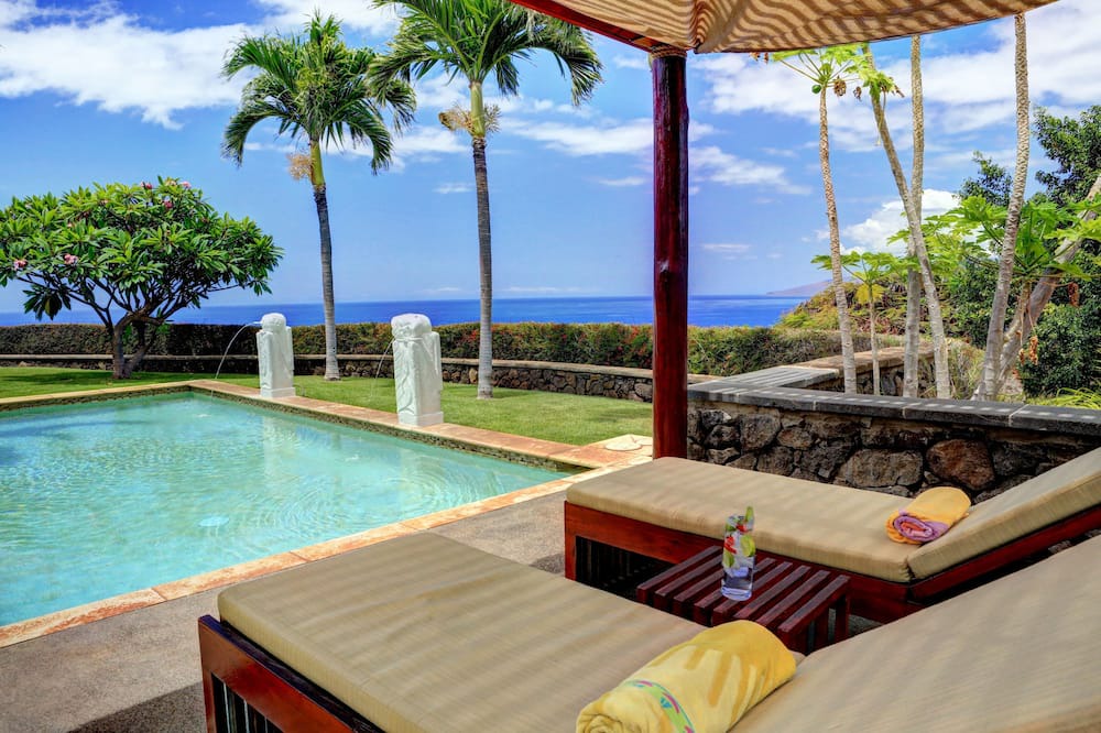 Photo of Outdoor in Historic Lahaina Front Street