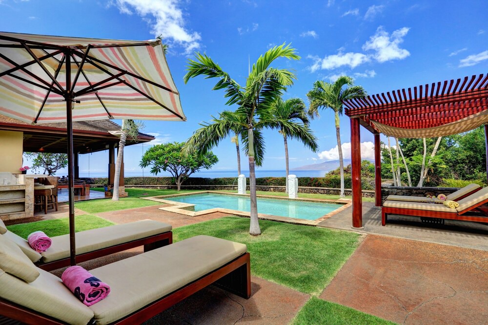 Photo of Outdoor in Historic Lahaina Front Street