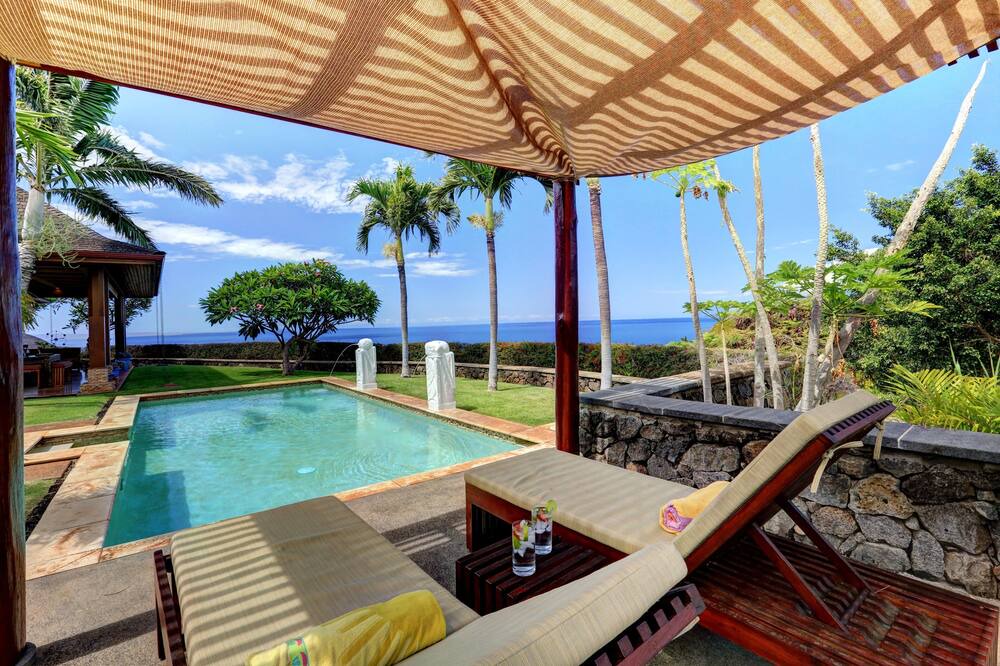 Photo of Outdoor in Historic Lahaina Front Street