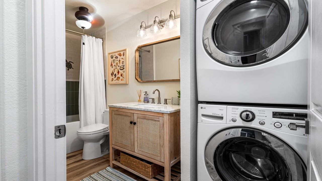 Photo of Bathroom in Historic Kailua Village