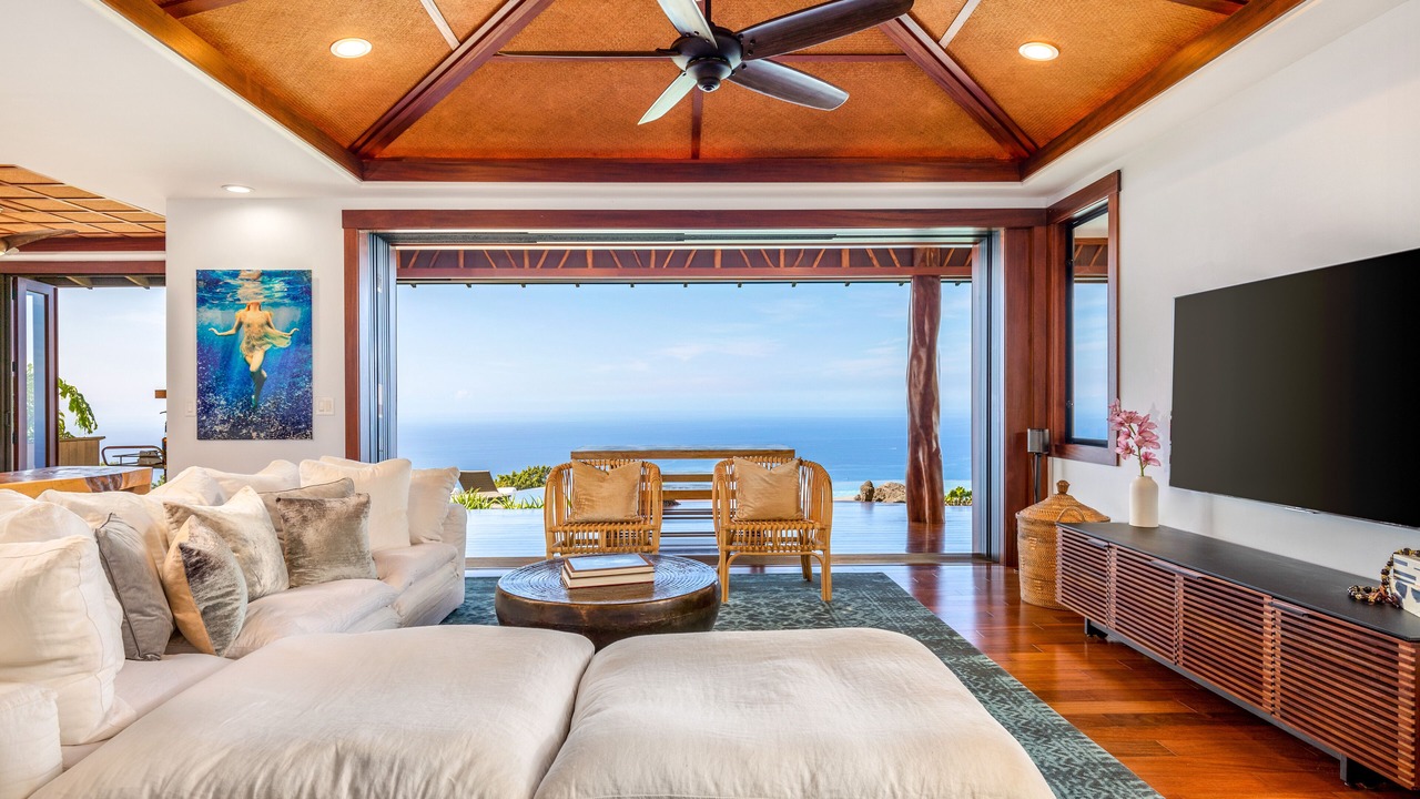 Photo of Bedroom in Kahaluu-Keauhou