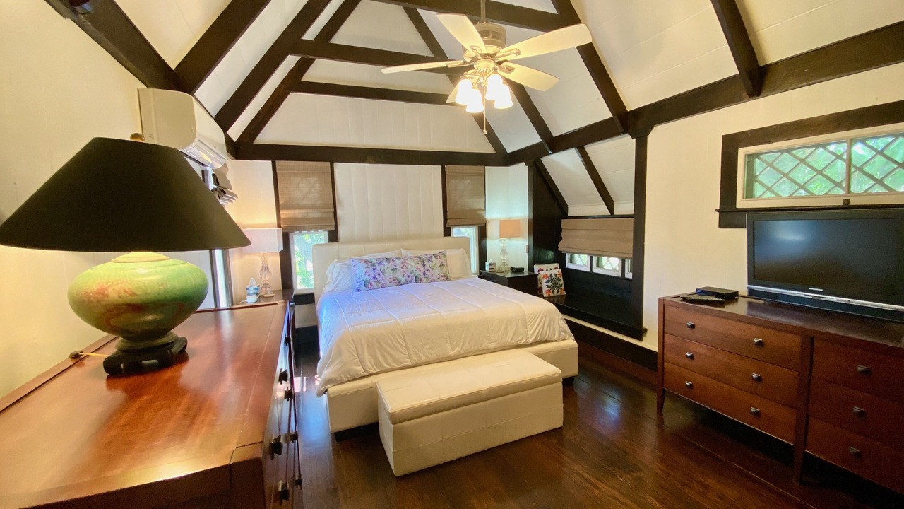 Photo of Bedroom in Kahala