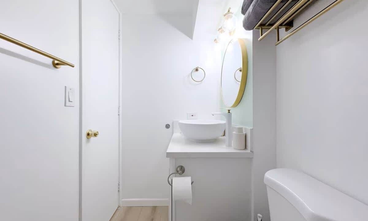 Photo of Bathroom in Waikiki