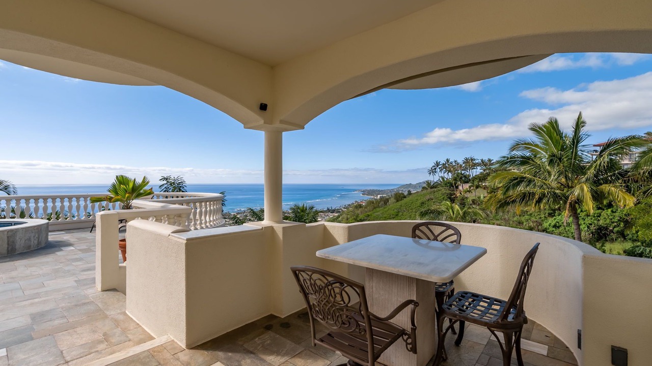 Photo of Patio Balcony in Hawaii Loa Ridge