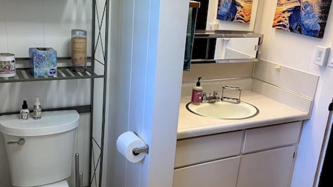 Photo of Bathroom in Hilo