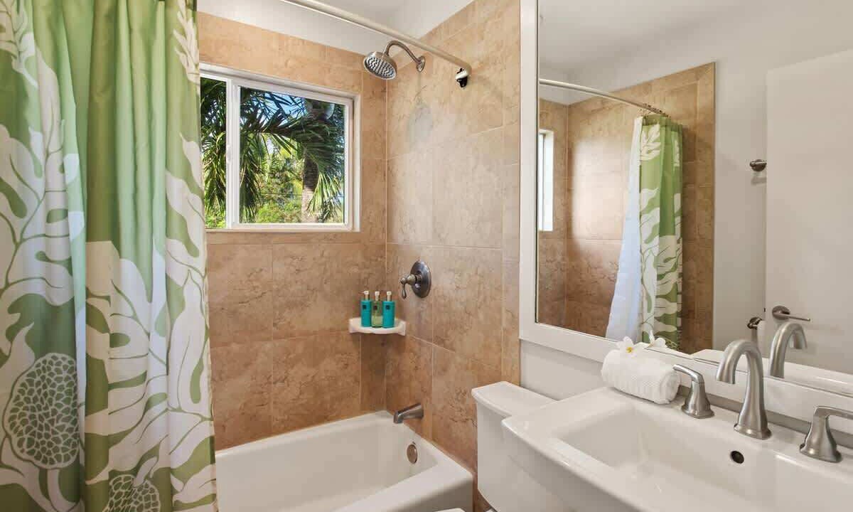 Photo of Bathroom in Poipu