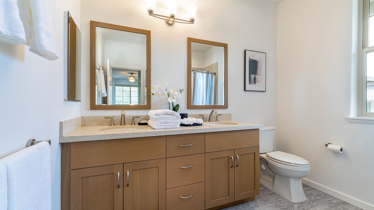 Photo of Bathroom in Makaha Valley