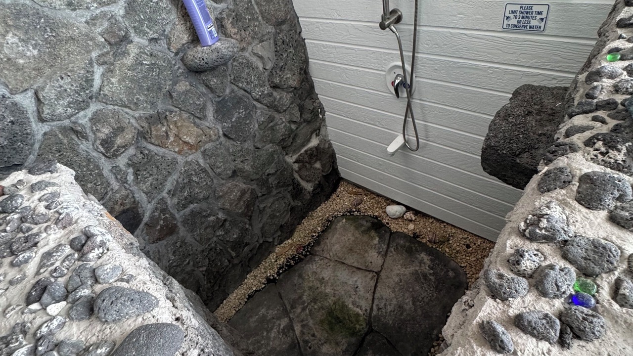 Photo of Bathroom in Kehena Beach Estates