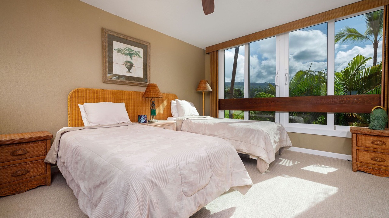 Photo of Bedroom in Kahaluu Bay