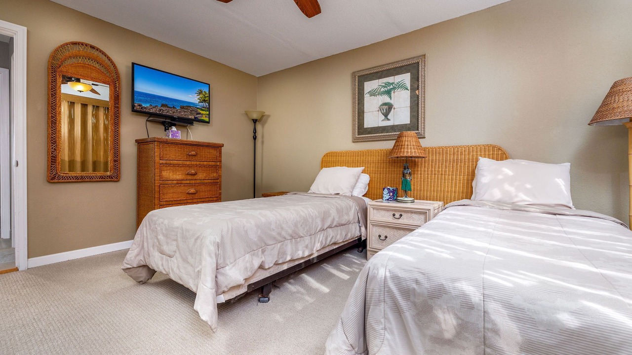 Photo of Bedroom in Kahaluu Bay