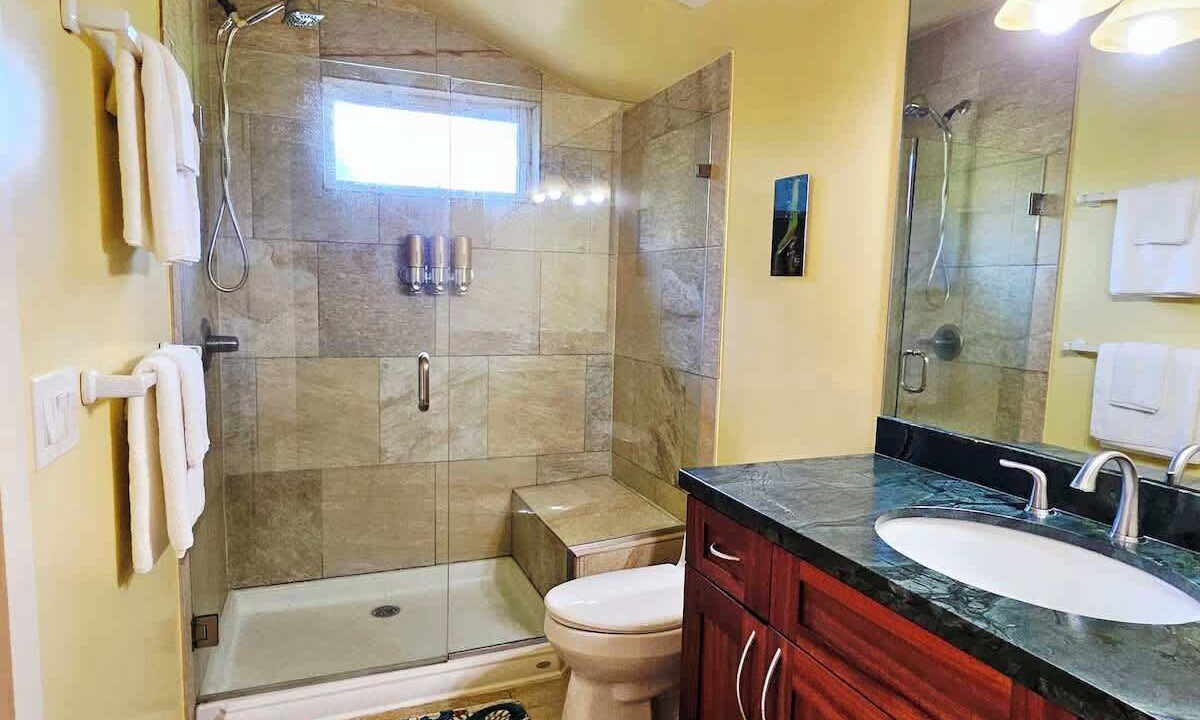 Photo of Bathroom in Pepeekeo