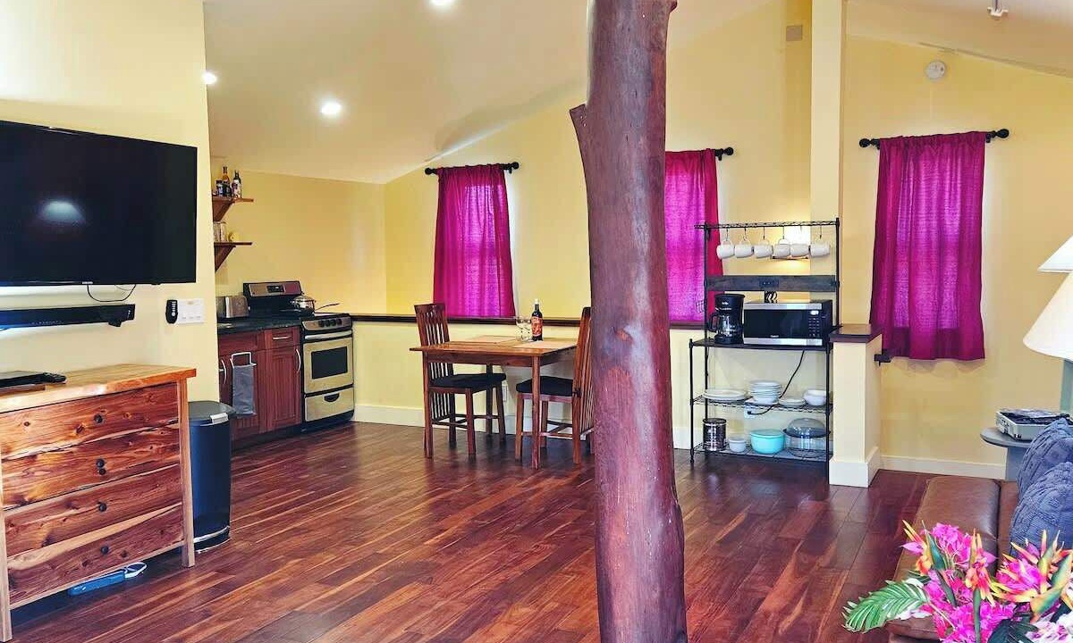 Photo of Bedroom in Pepeekeo