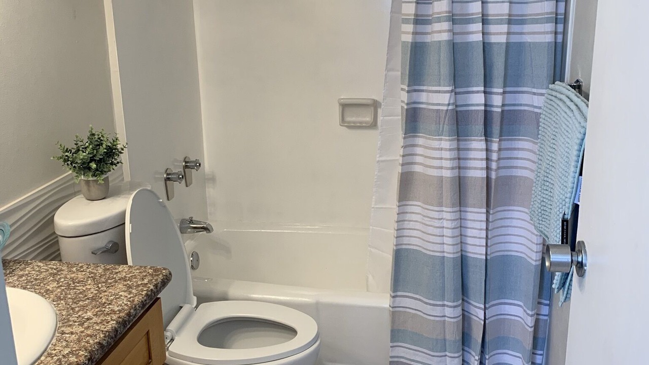 Photo of Bathroom in McCully - Moiliili