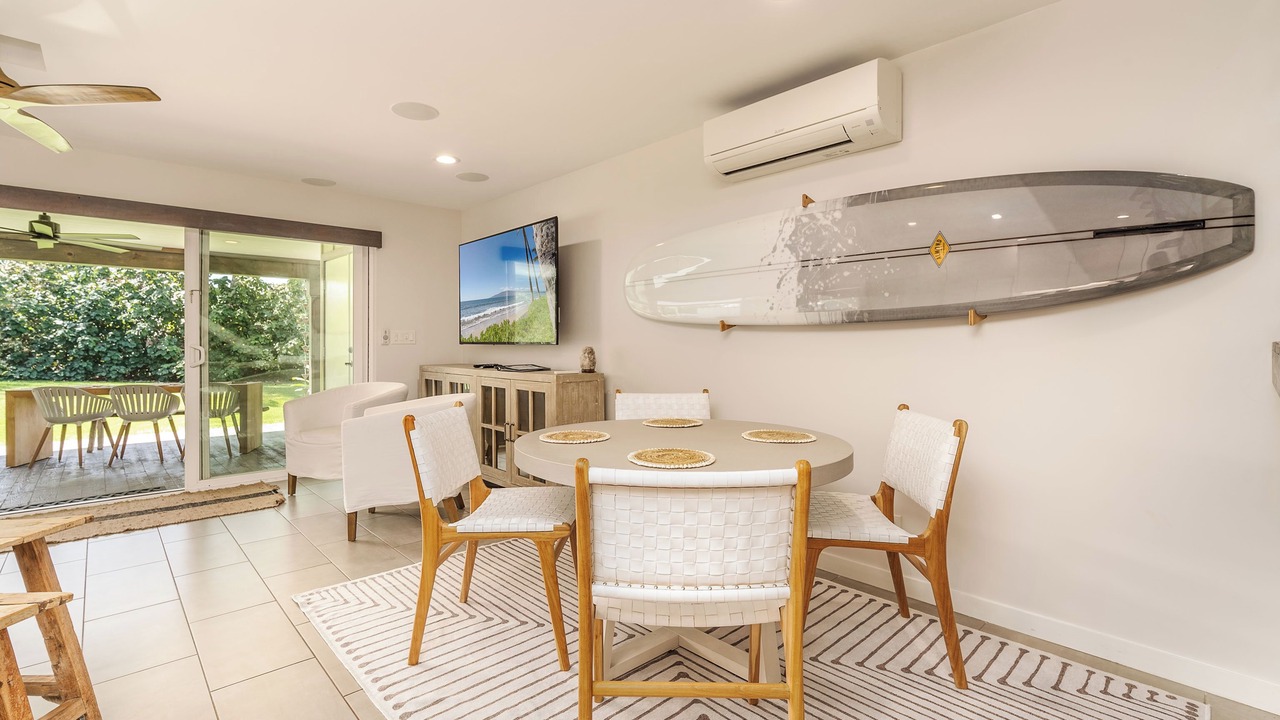 Photo of Livingroom in Downtown Lahaina