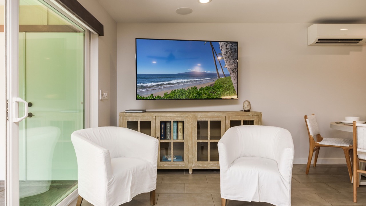 Photo of Livingroom in Downtown Lahaina