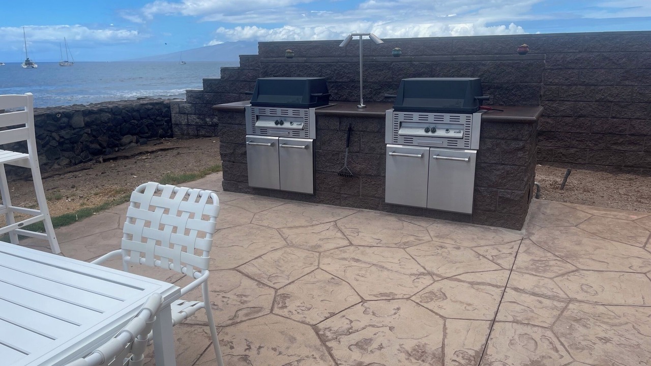 Photo of Patio Balcony in Historic Lahaina Front Street