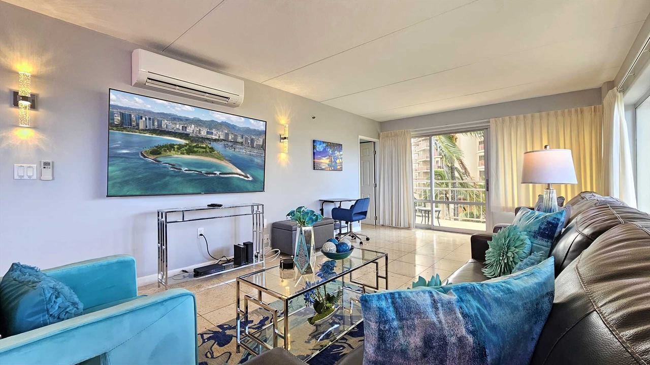 Photo of Livingroom in Waikiki