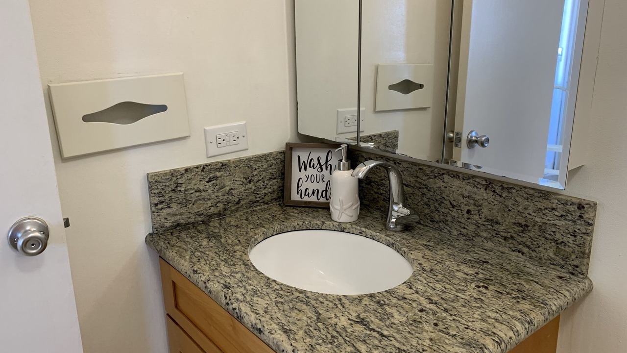 Photo of Bathroom in McCully - Moiliili
