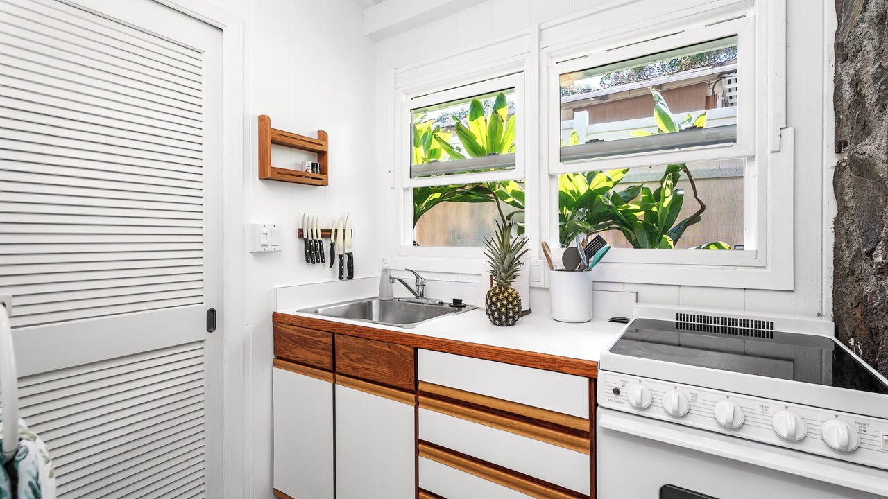 Photo of Kitchen in Kahaluu Bay