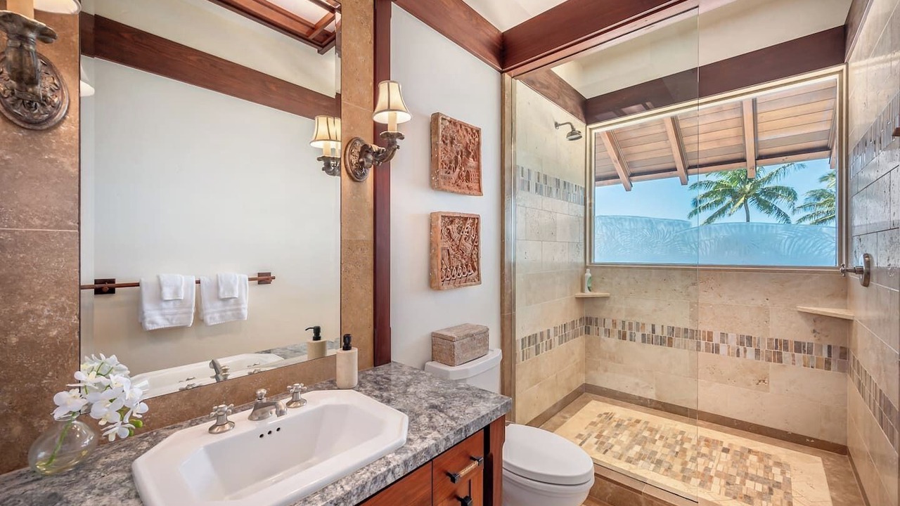 Photo of Bathroom in Kilauea