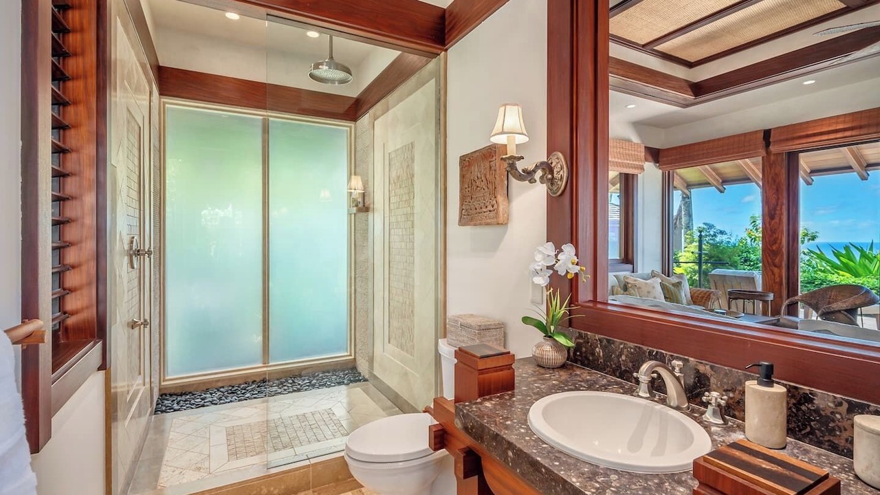Photo of Bathroom in Kilauea