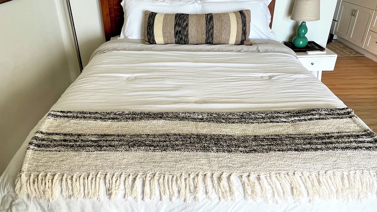 Photo of Bedroom in Kahaluu Bay