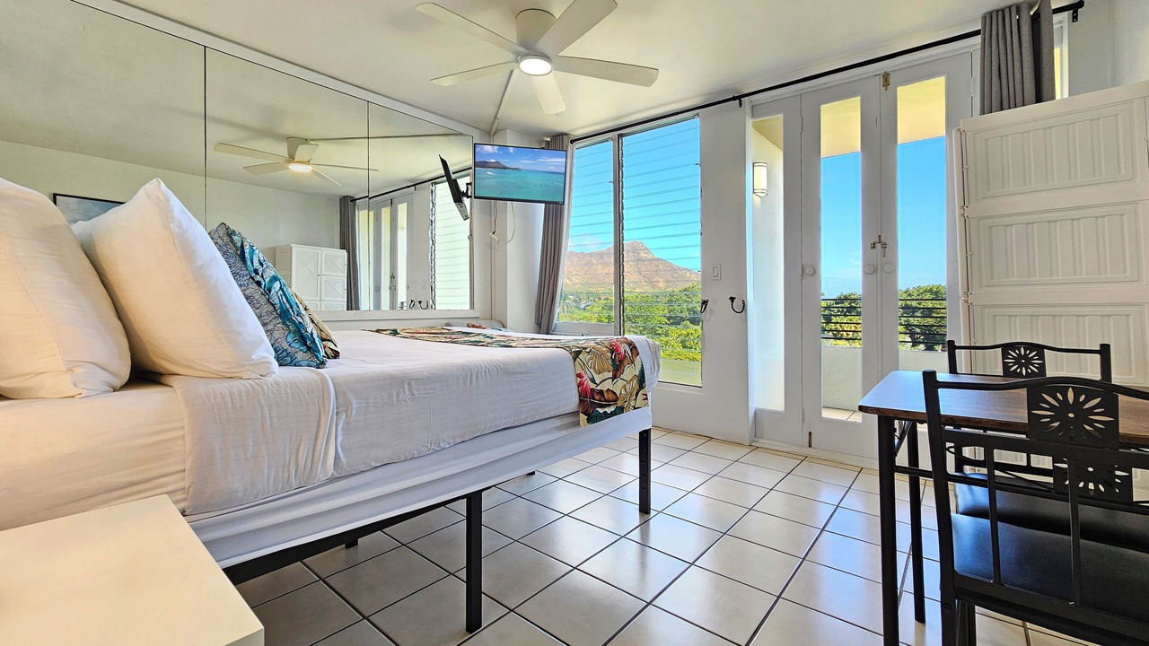 Photo of Bedroom in Waikiki